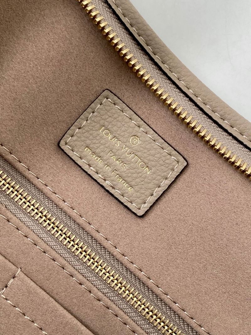 Louis Vuitton Hobo Bags